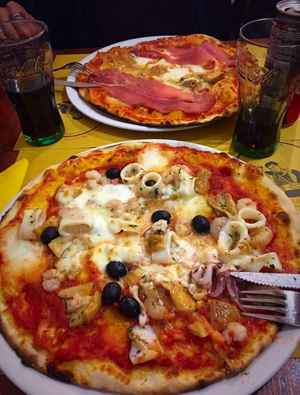 A pizza preferida dos locais da cidade de Florença, funciona em uma cantina rústica afastada do movimentado centro. Atendimento ótimo e rápido, preferida da blogueira Consuelo Blocker, filha da Costanza Pascolato.